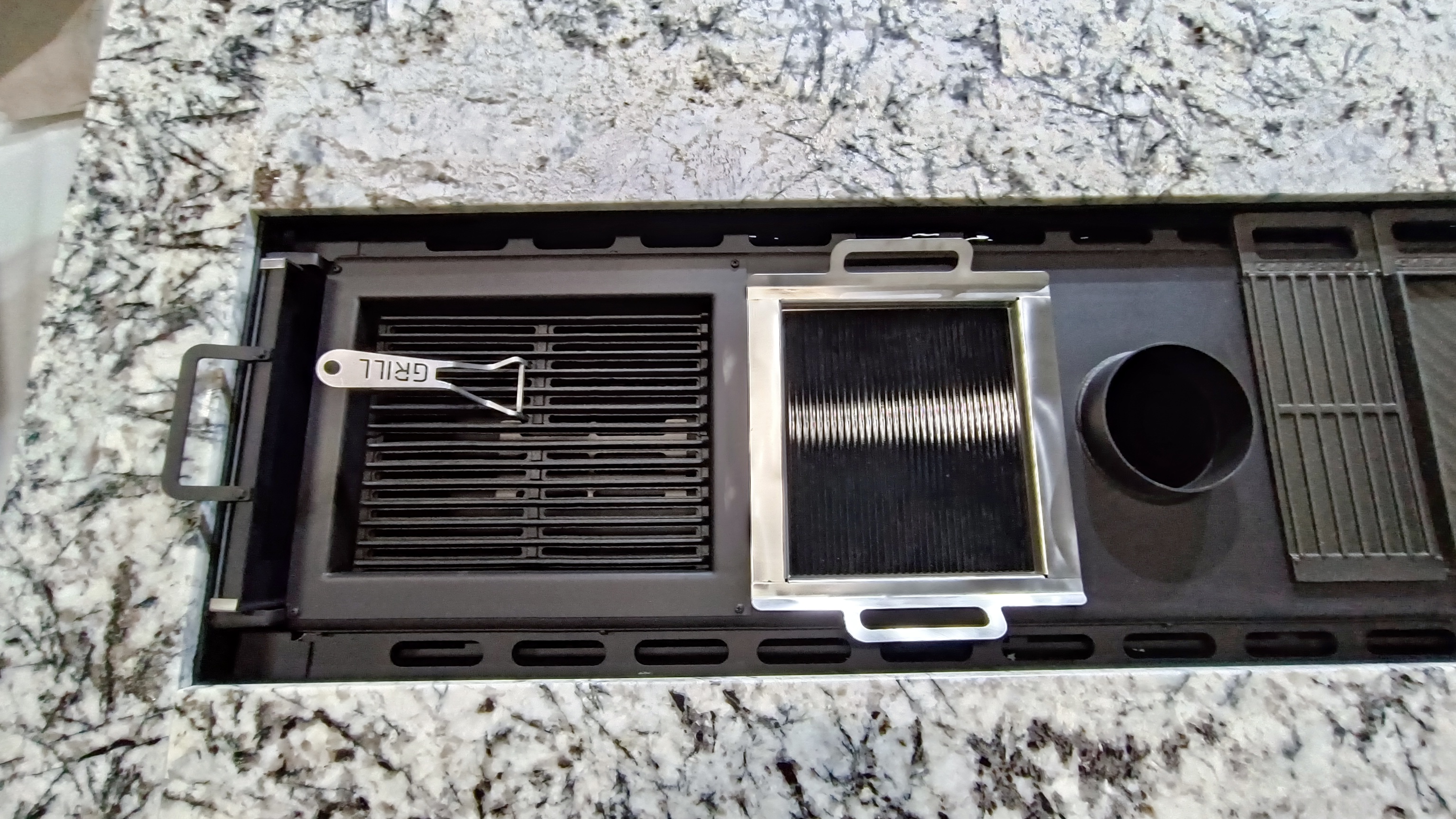 Большой стол гриль "Мамонт" с каменной столешницей